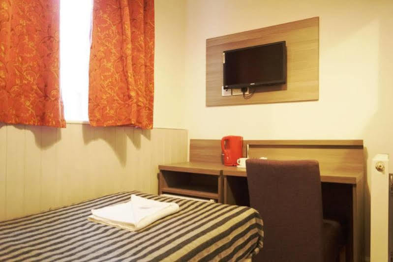 Comfotel Prpl London Bagian luar foto
