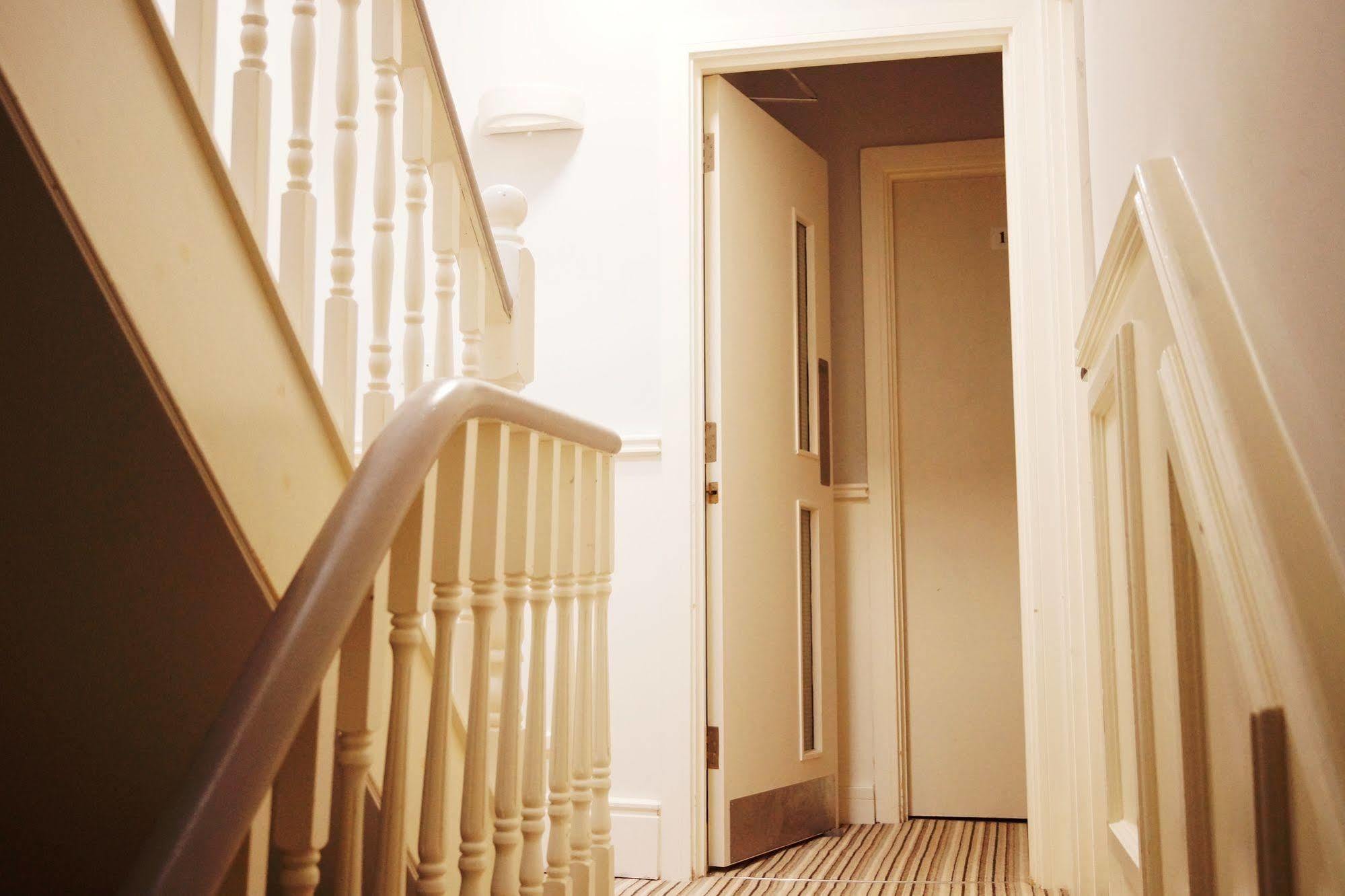 Comfotel Prpl London Bagian luar foto