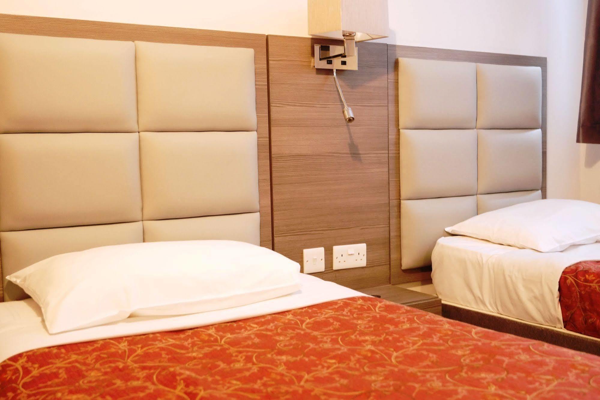 Comfotel Prpl London Bagian luar foto