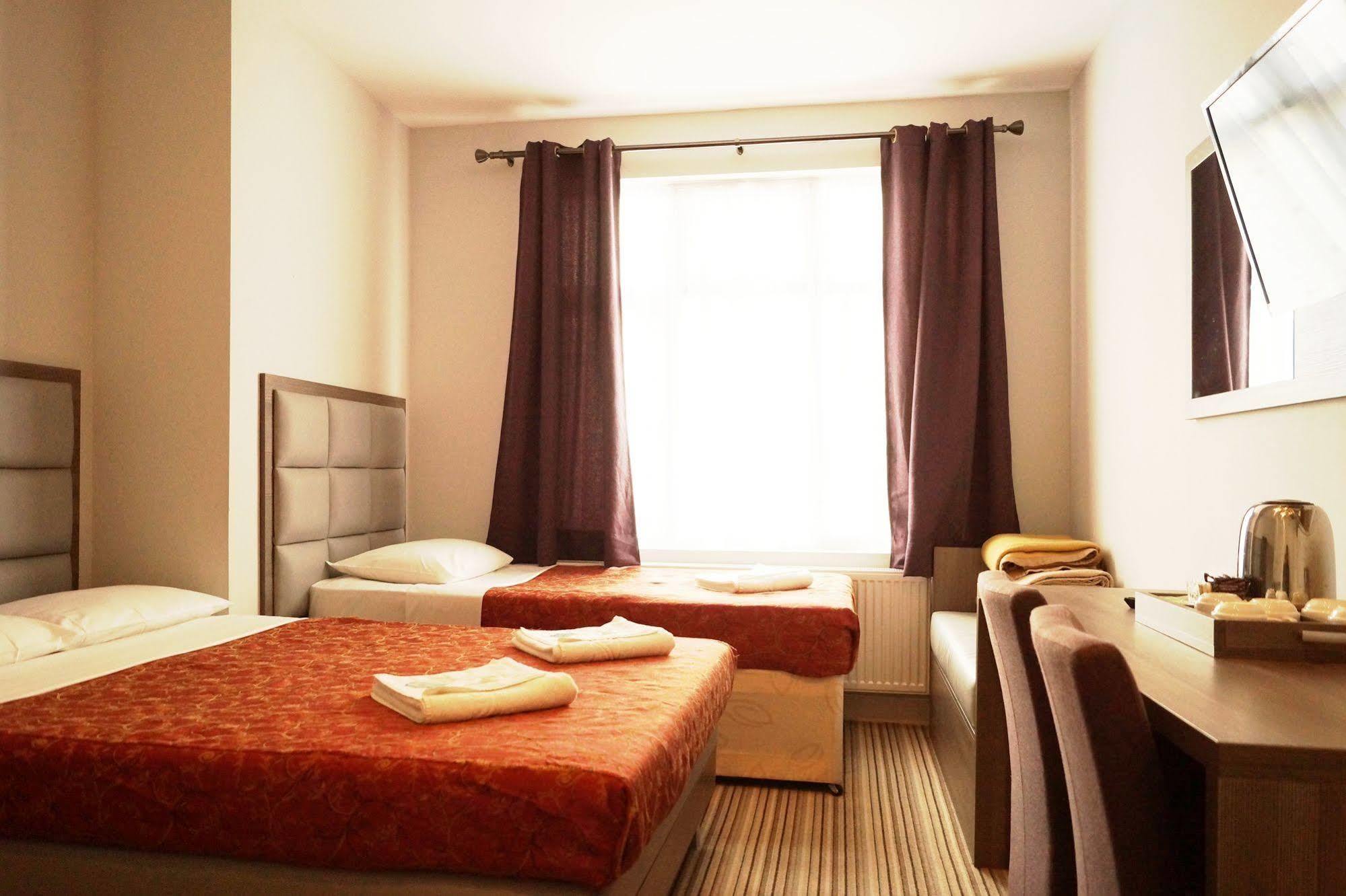 Comfotel Prpl London Bagian luar foto