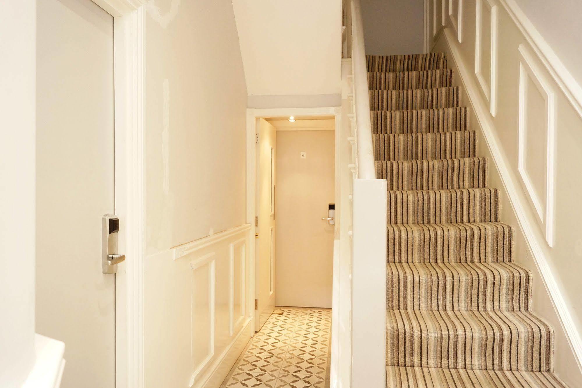 Comfotel Prpl London Bagian luar foto