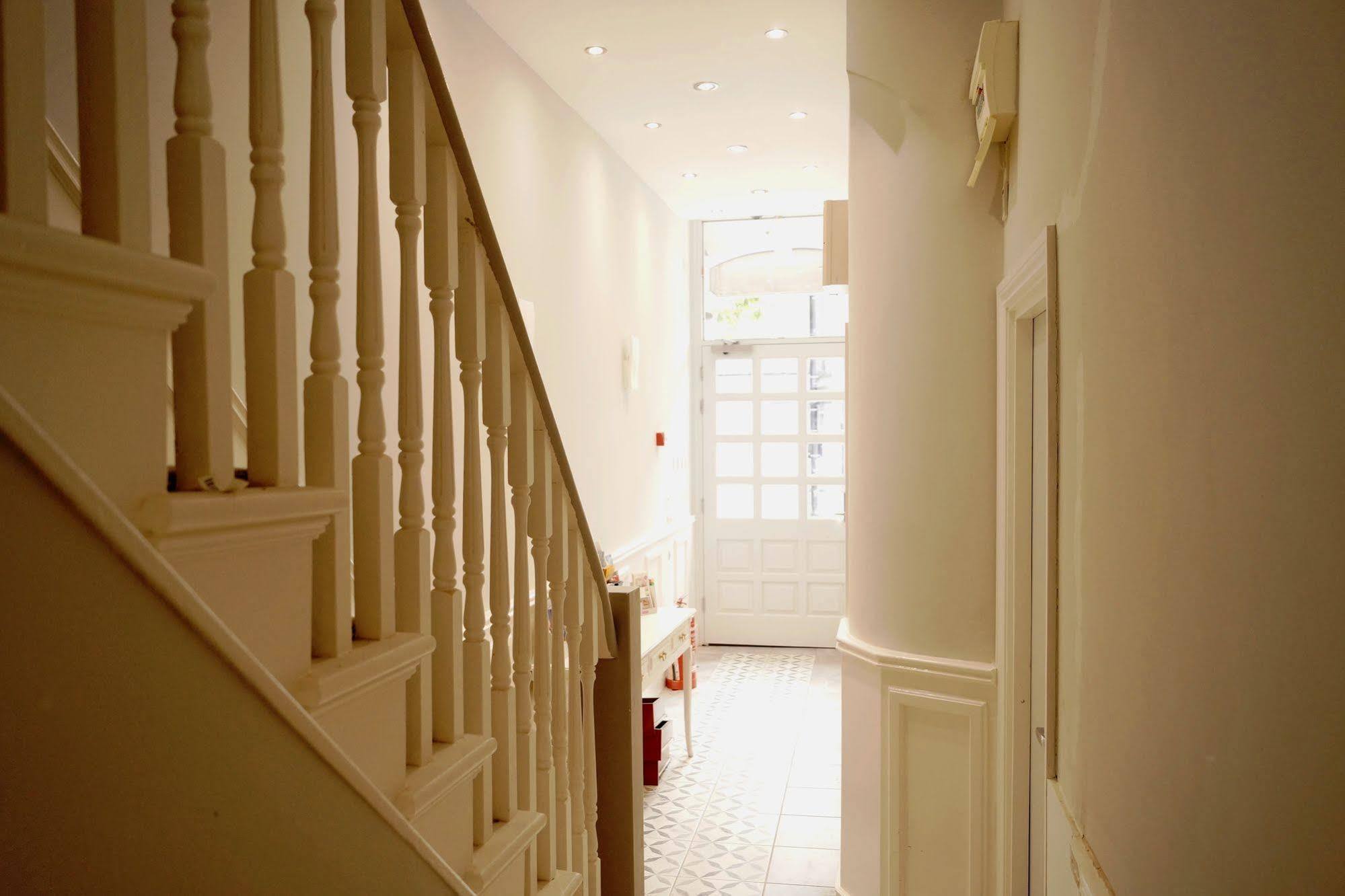 Comfotel Prpl London Bagian luar foto
