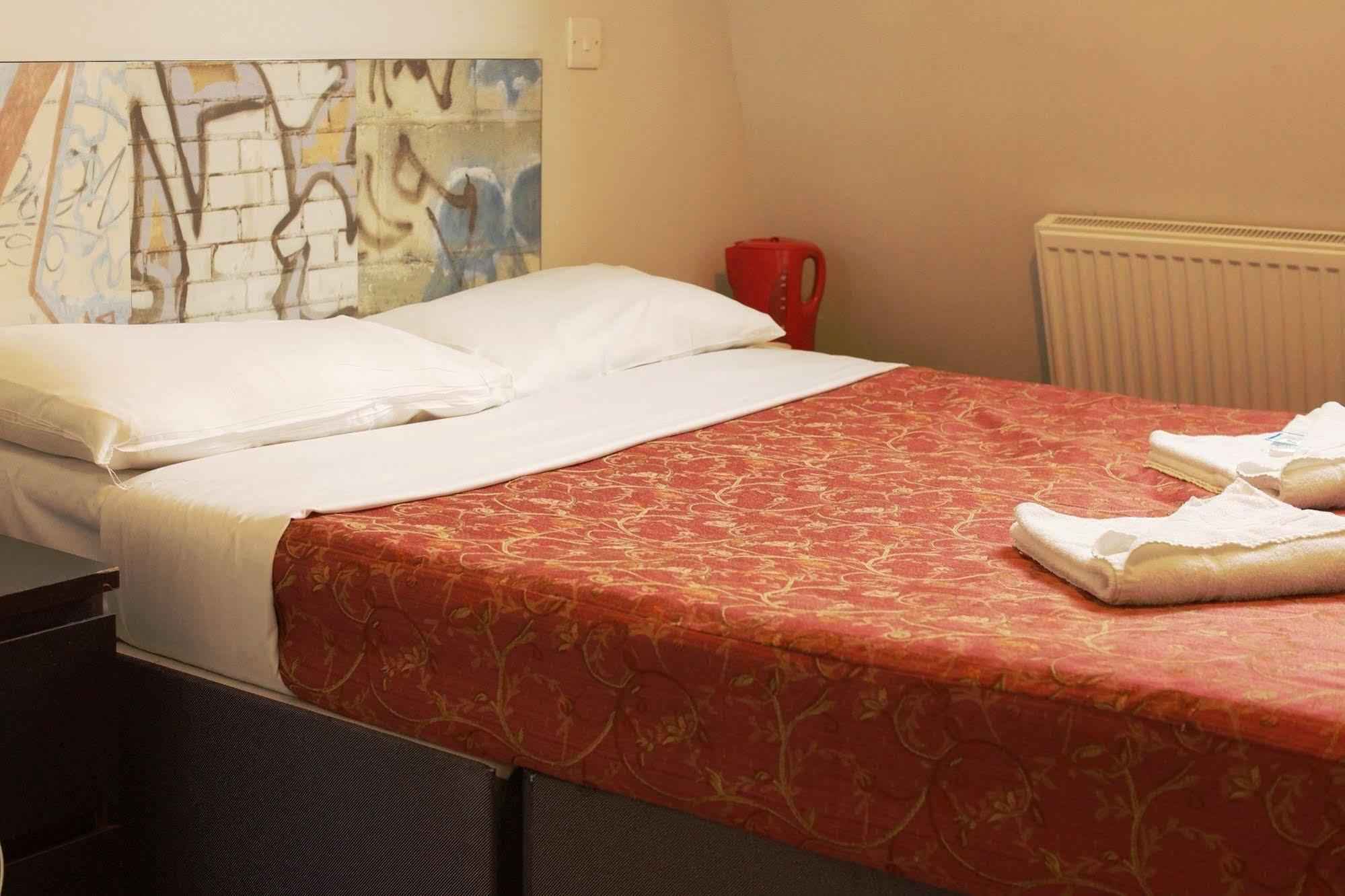 Comfotel Prpl London Bagian luar foto