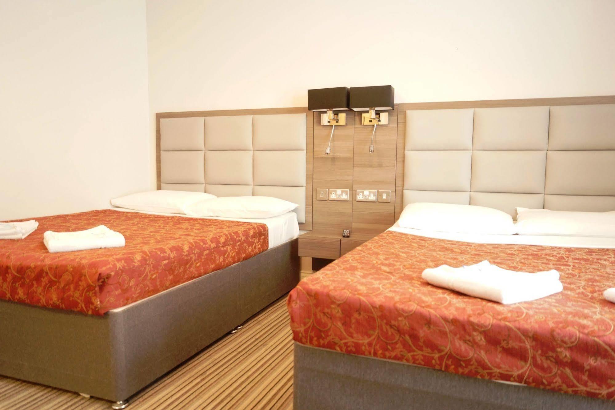 Comfotel Prpl London Bagian luar foto