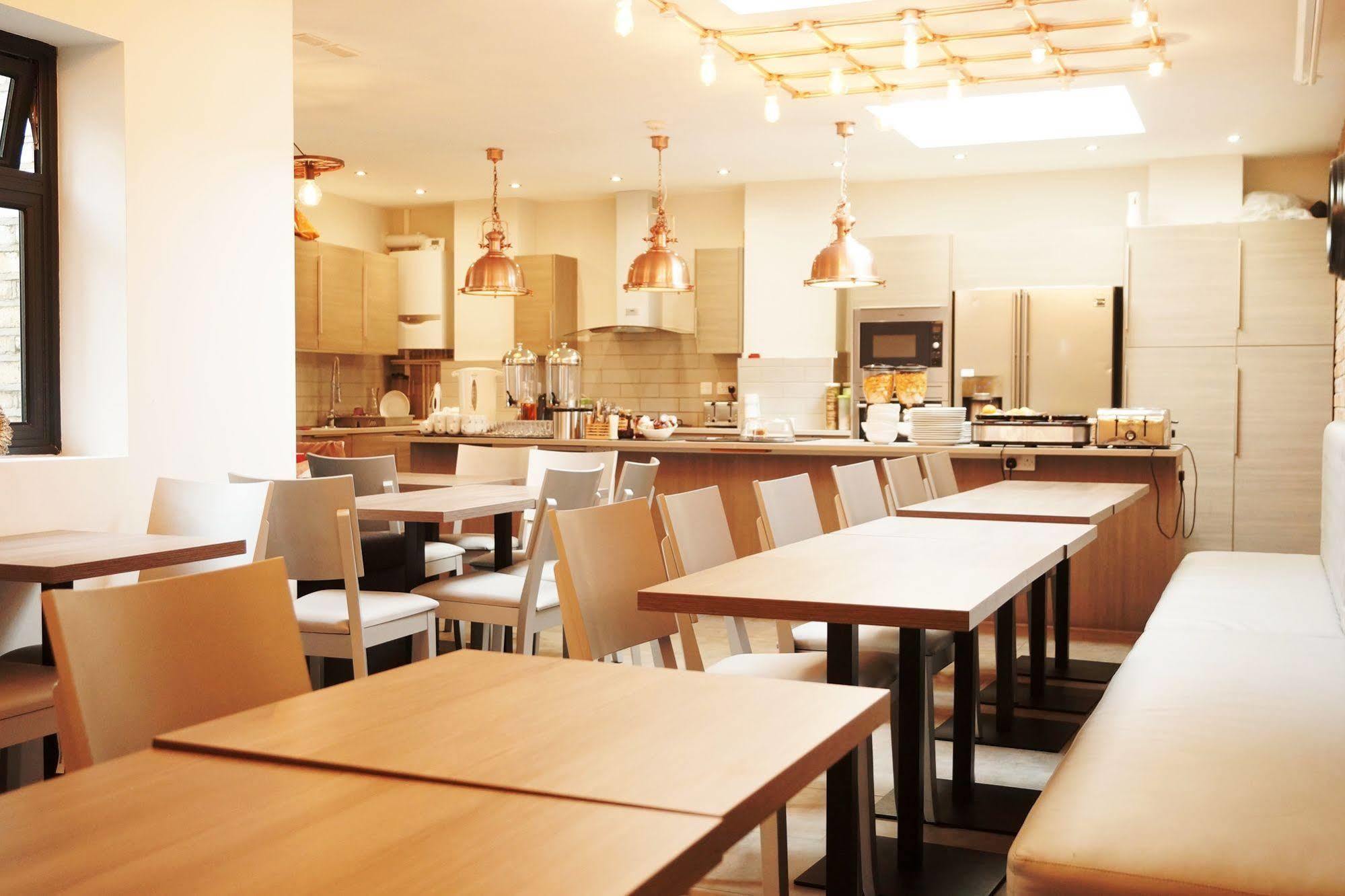 Comfotel Prpl London Bagian luar foto