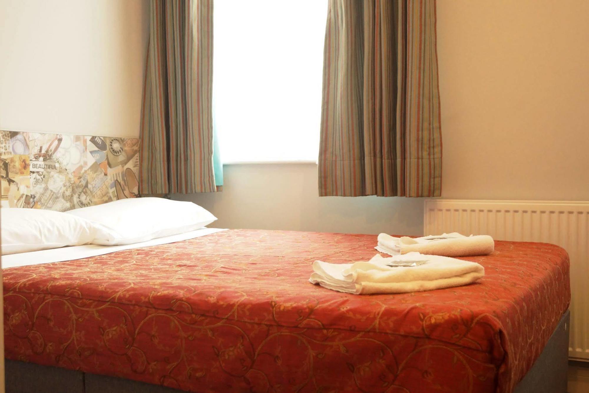 Comfotel Prpl London Bagian luar foto